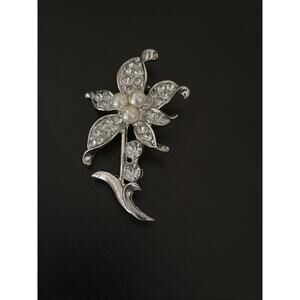 Silver Tone Flower Brooch Pin Faux Pearl Clear Rhinestone